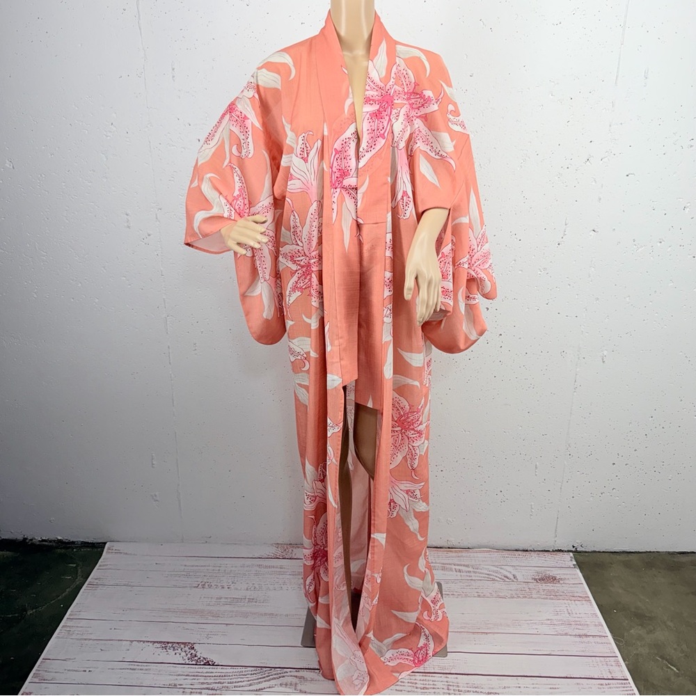 Kahana Kigoshi Mari Design Women’s Size Medium Pink Lilly Kimono Robe